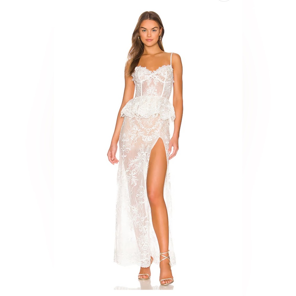 Ophilia Gown in White
V. Chapman